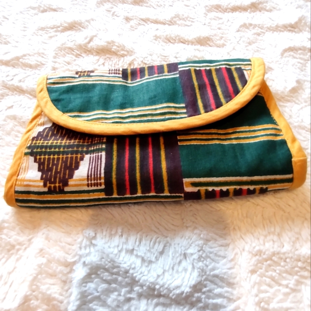 Vintage Handmade Jewelry Travel Case w/3 Zipper pockets & long interior pouch.
